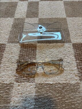 Blue light glasses and transparent case